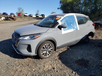  Salvage Nissan Kicks