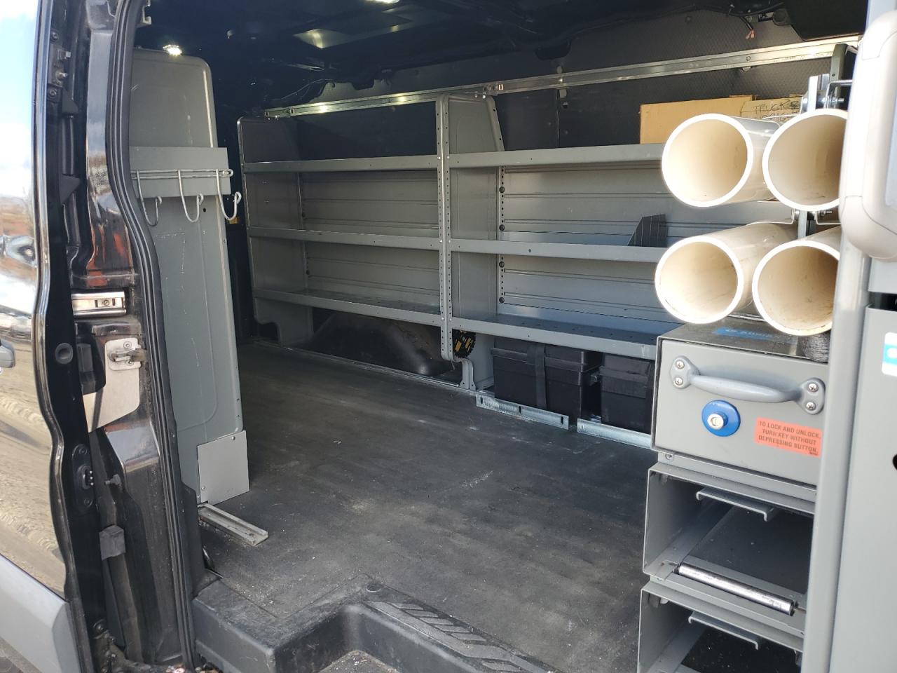 Ford Transit T-350 Image 9