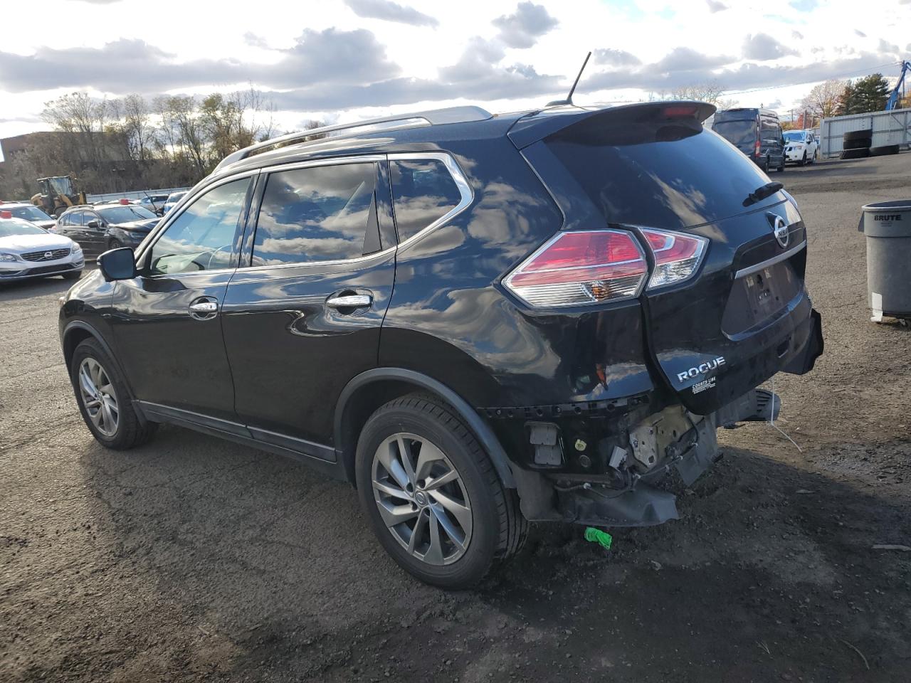 Nissan Rogue S Image 2