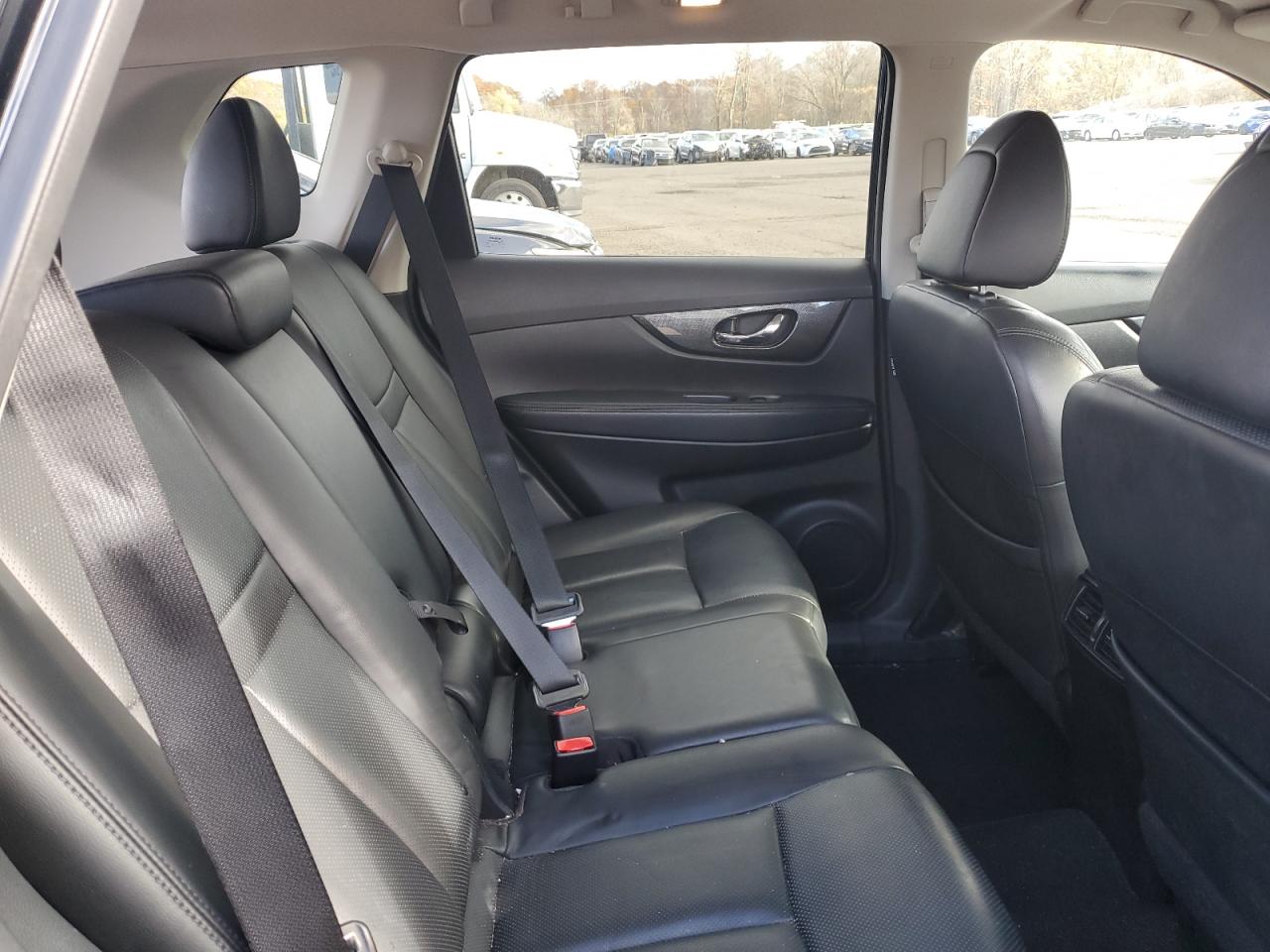 Nissan Rogue S Image 11