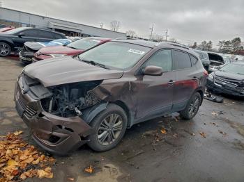  Salvage Hyundai TUCSON
