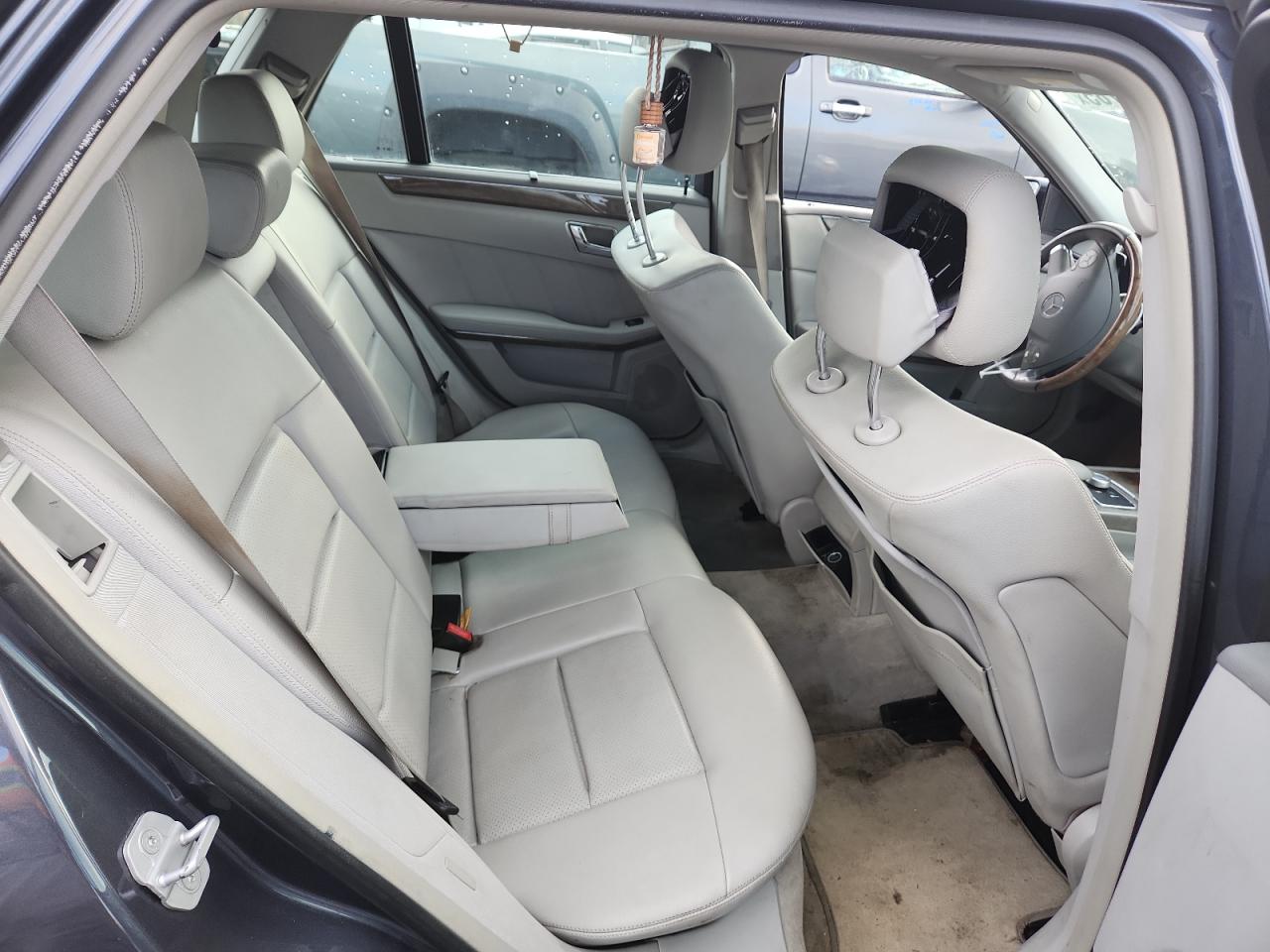 Mercedes-Benz E-Class 350 4matic Wagon Image 11