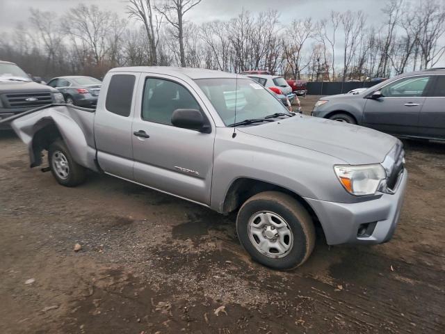 Toyota Tacoma Access Cab Image 2