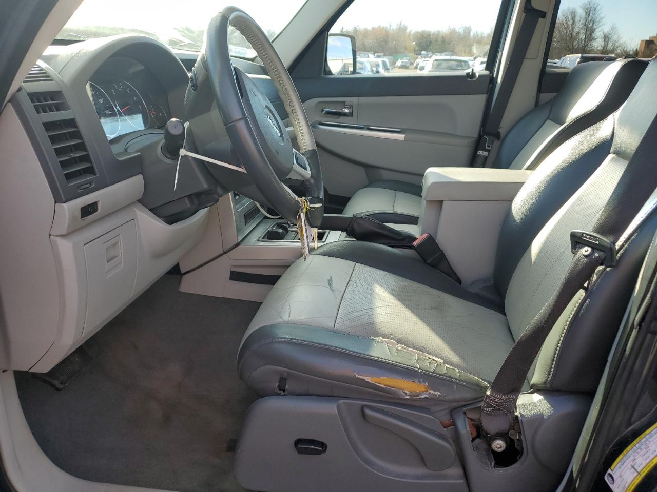 Jeep Liberty Limited Image 11