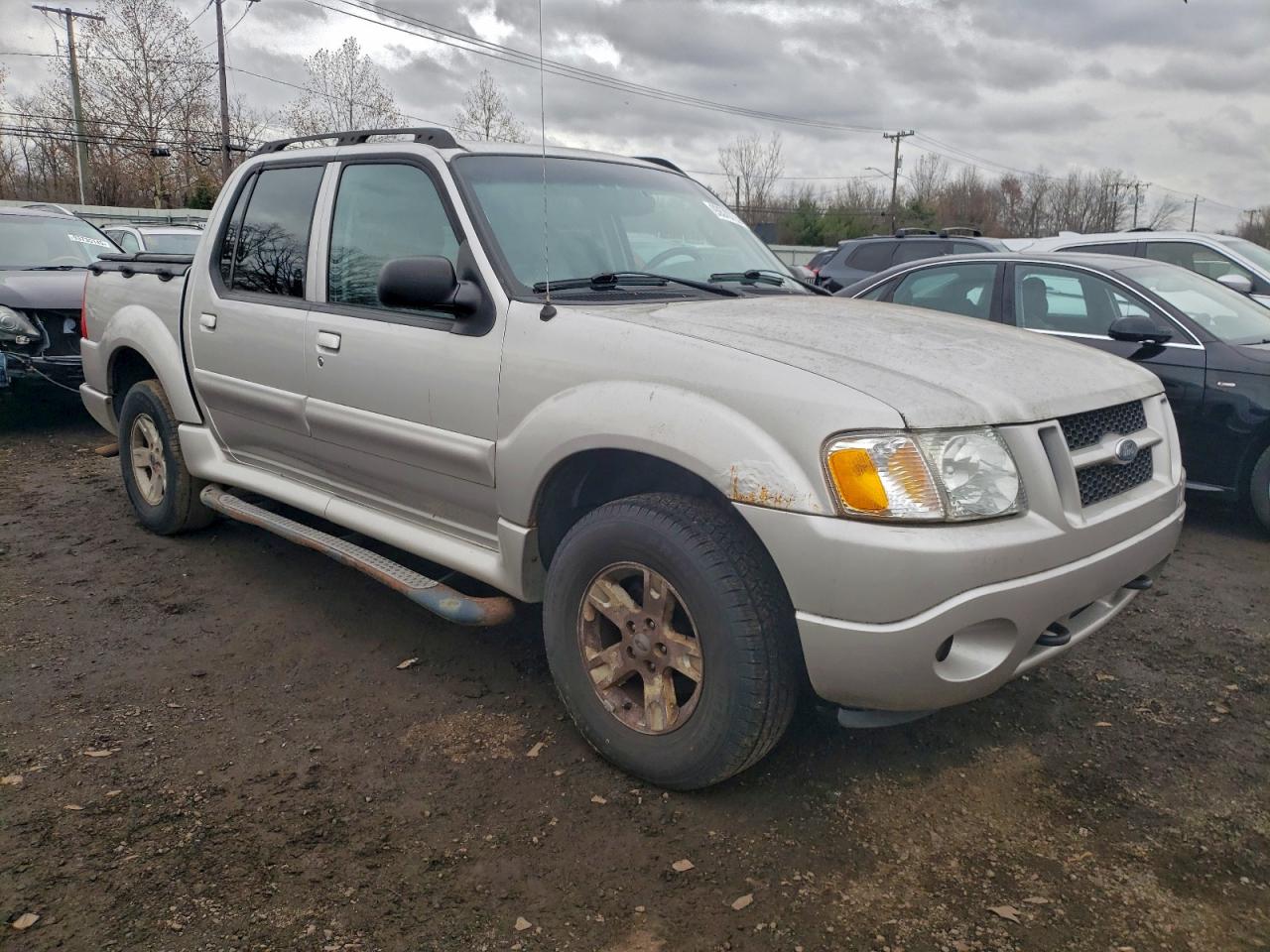 Ford Explorer Image 11