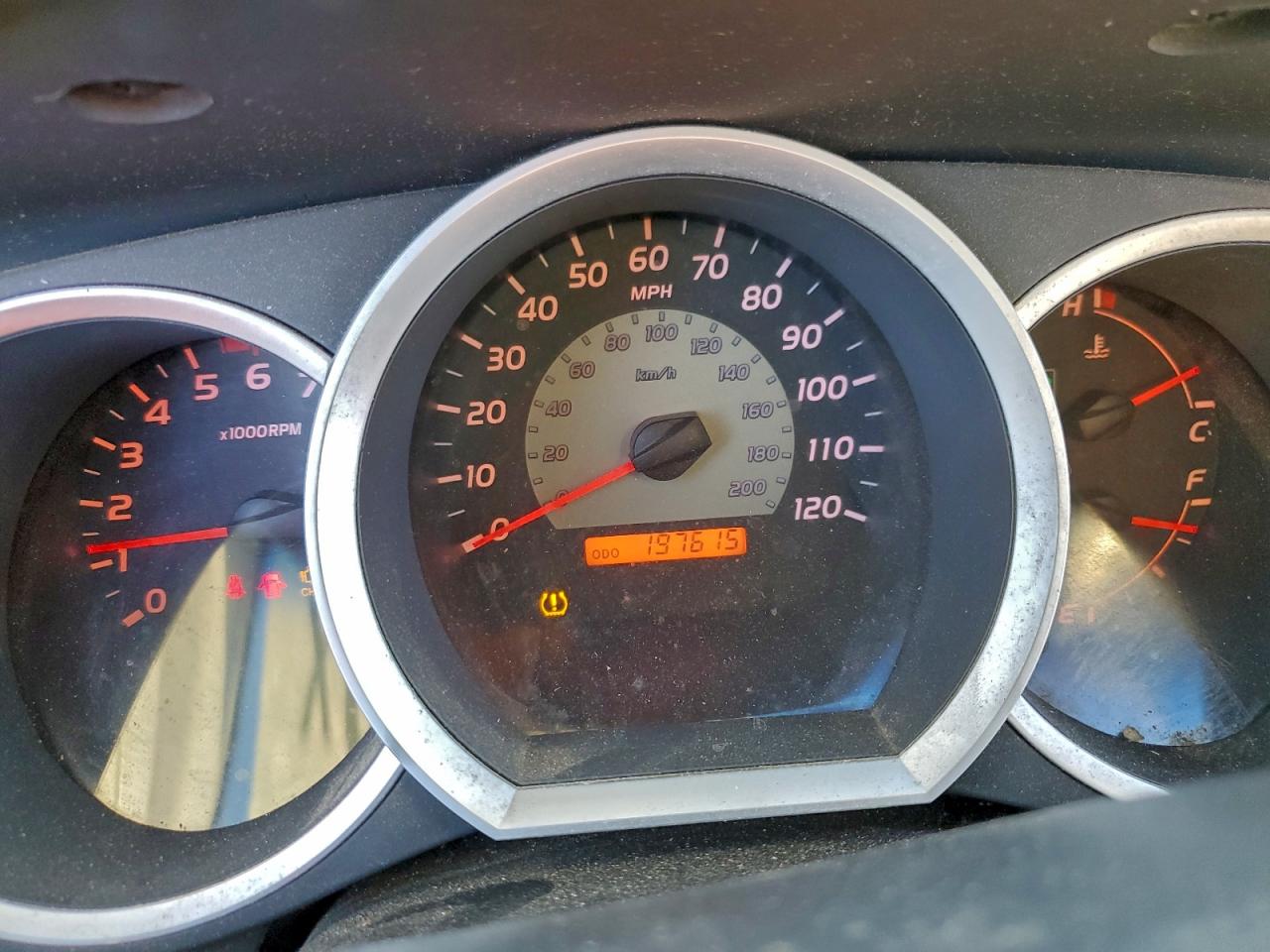 Toyota Tacoma Double Cab Image 8