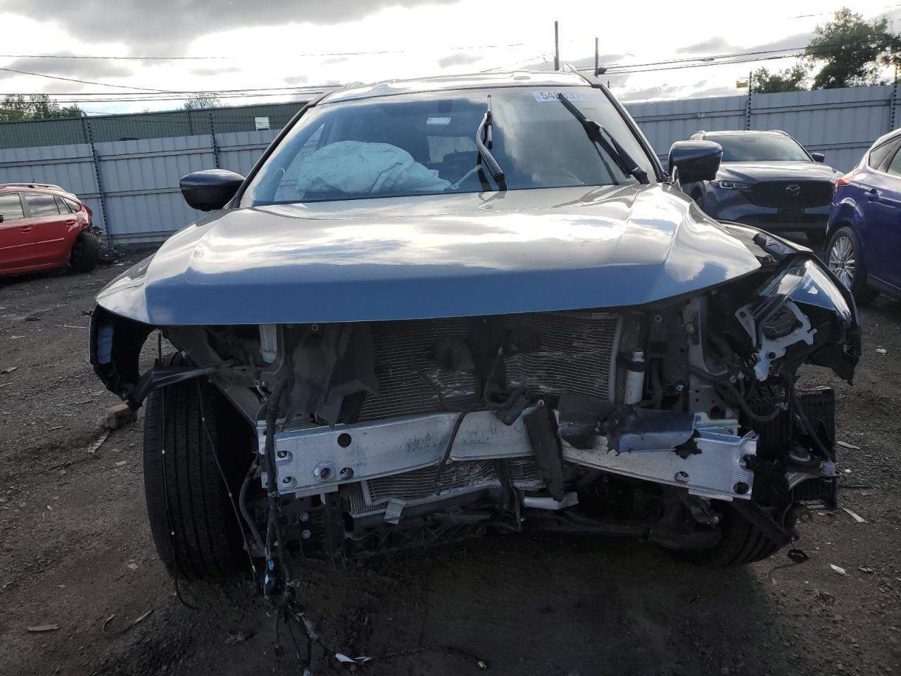 Nissan Pathfinder S Image 5