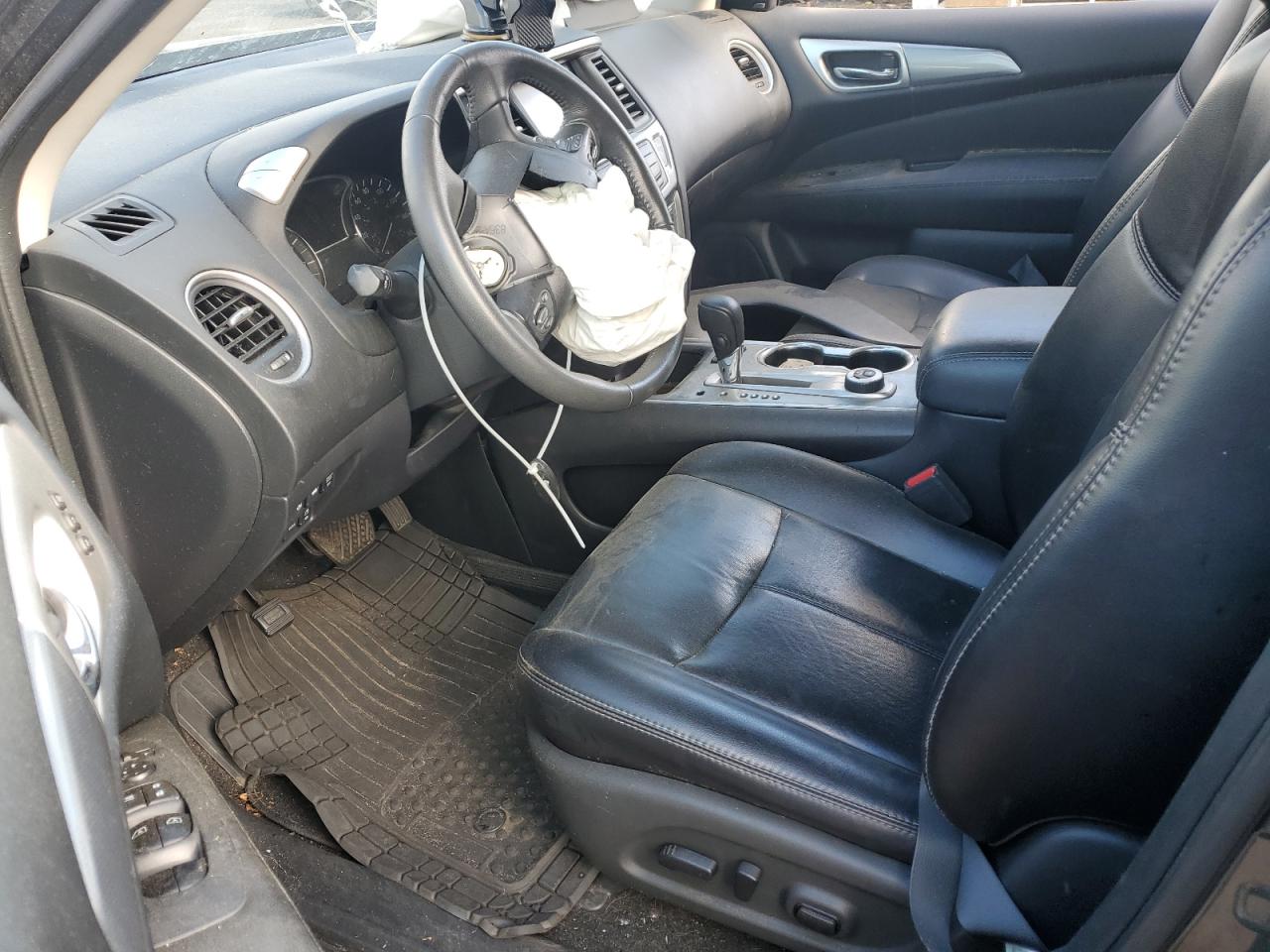 Nissan Pathfinder S Image 7