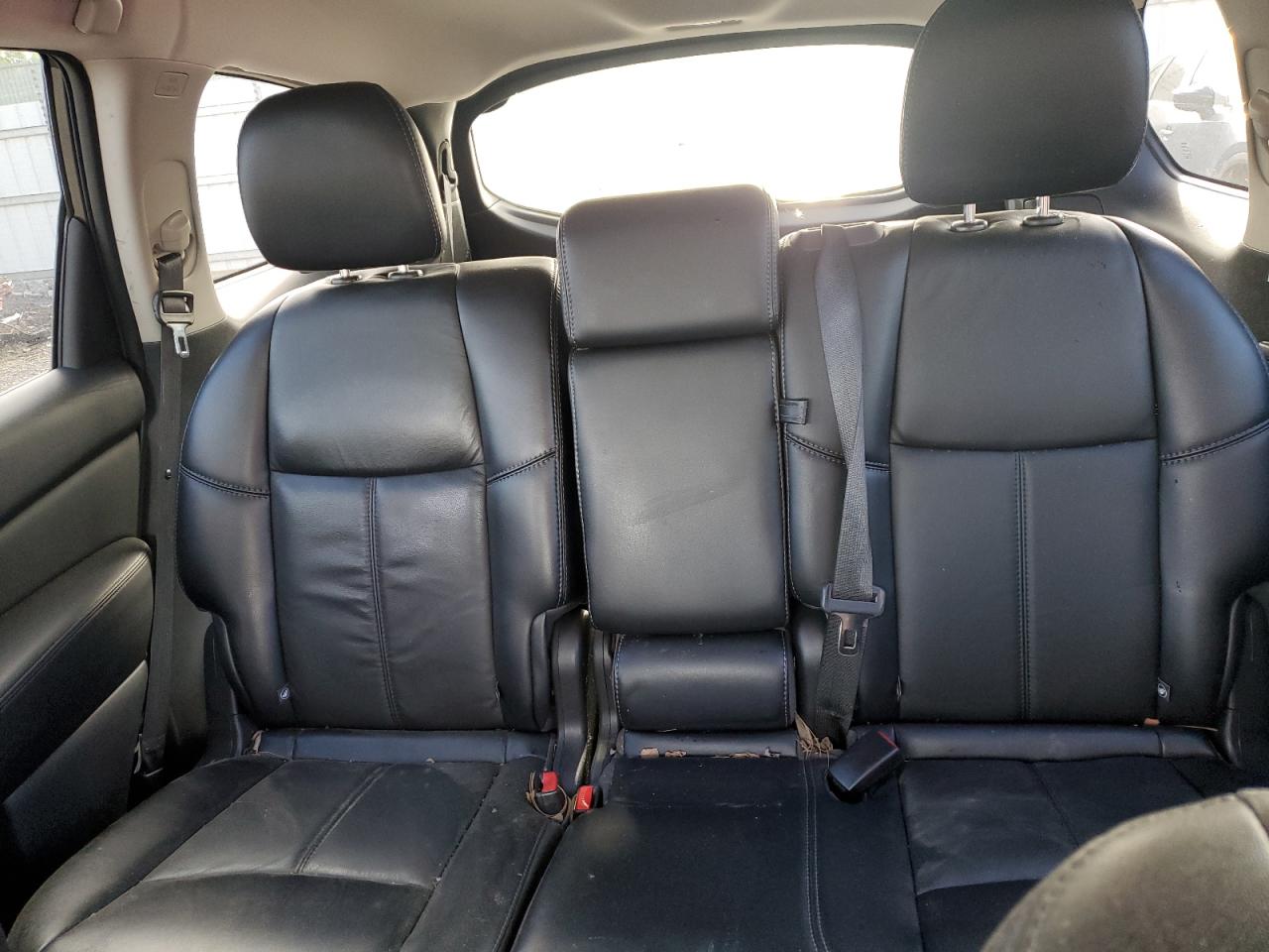 Nissan Pathfinder S Image 9