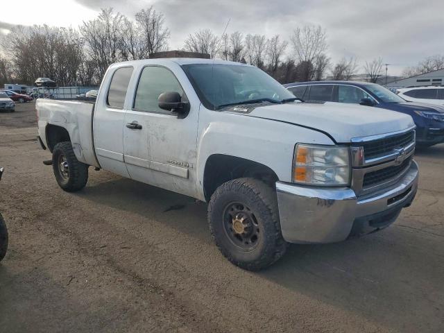 Chevrolet Silverado K2500 Heavy Duty Image 6