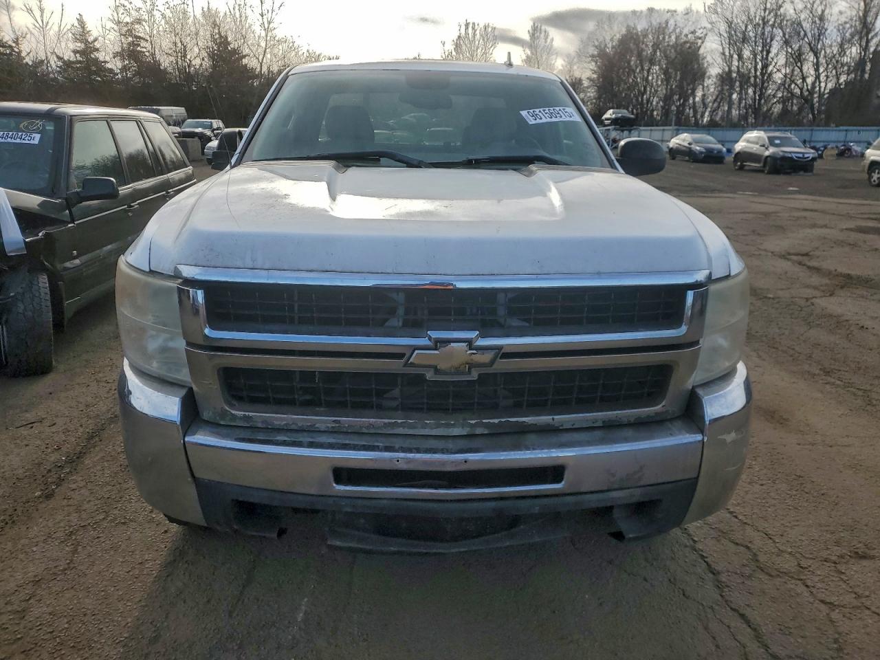 Chevrolet Silverado K2500 Heavy Duty Image 4