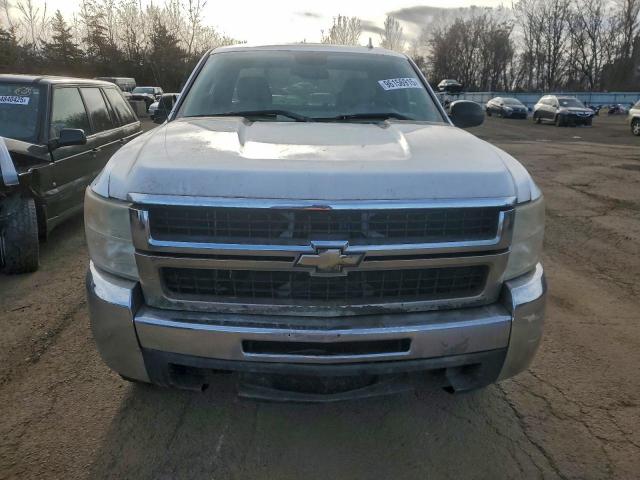 Chevrolet Silverado K2500 Heavy Duty Image 4