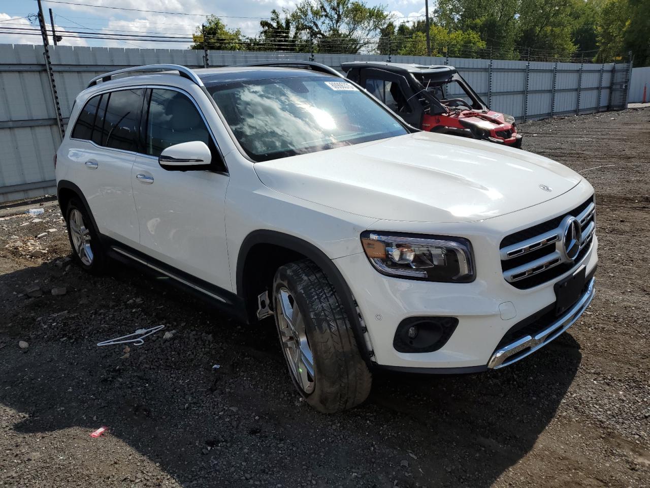 Mercedes-Benz GLB 250 4matic Image 12