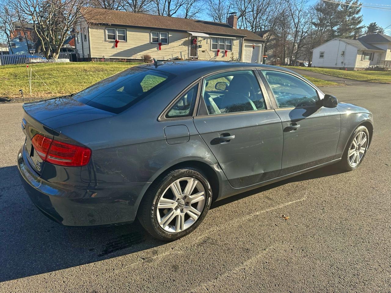 Audi A4 Premium Image 2