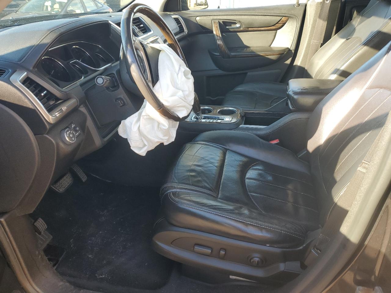 GMC Acadia Denali Image 6