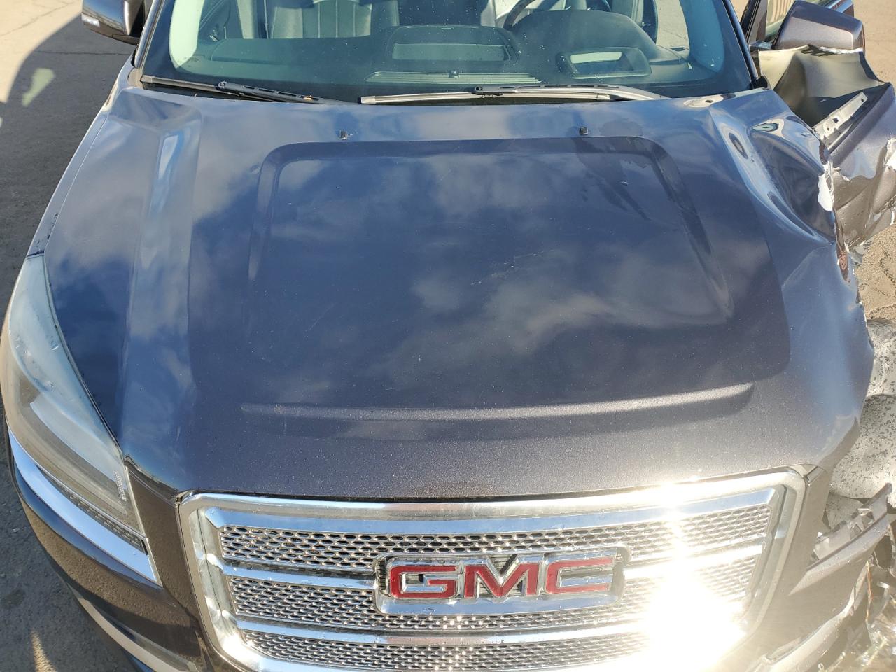 GMC Acadia Denali Image 5