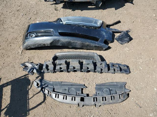 Chrysler 300 Limited Image 10