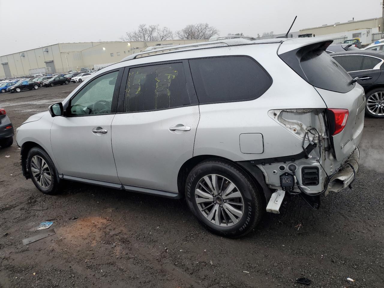 Nissan Pathfinder S Image 10