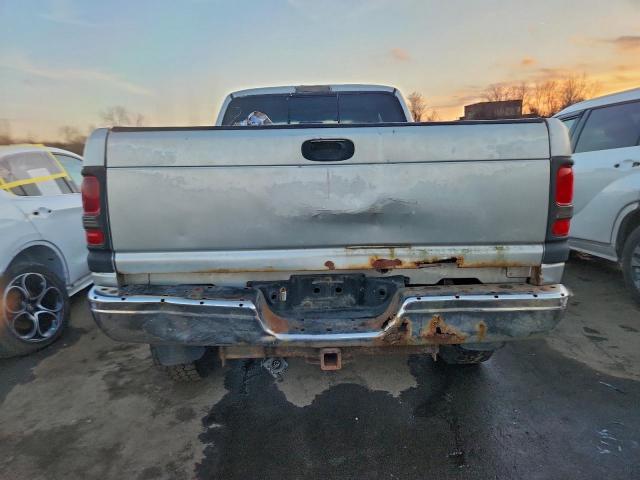 Dodge Ram 2500 Image 2