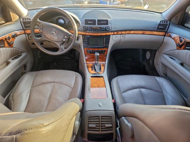 Mercedes-Benz E-Class 550 4matic Image 8