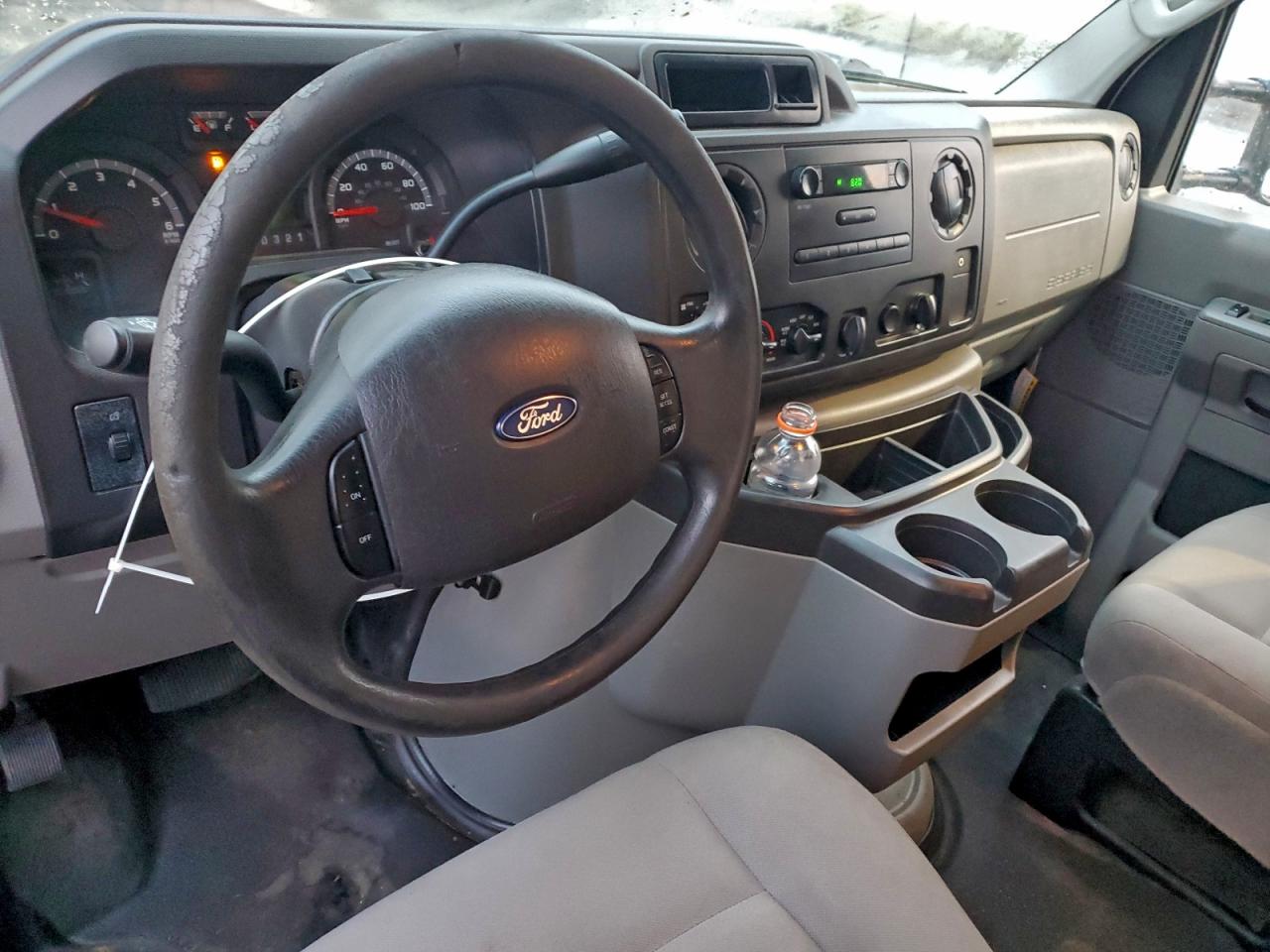 Ford E-350 E350 Super Duty Cutaway Van Image 8