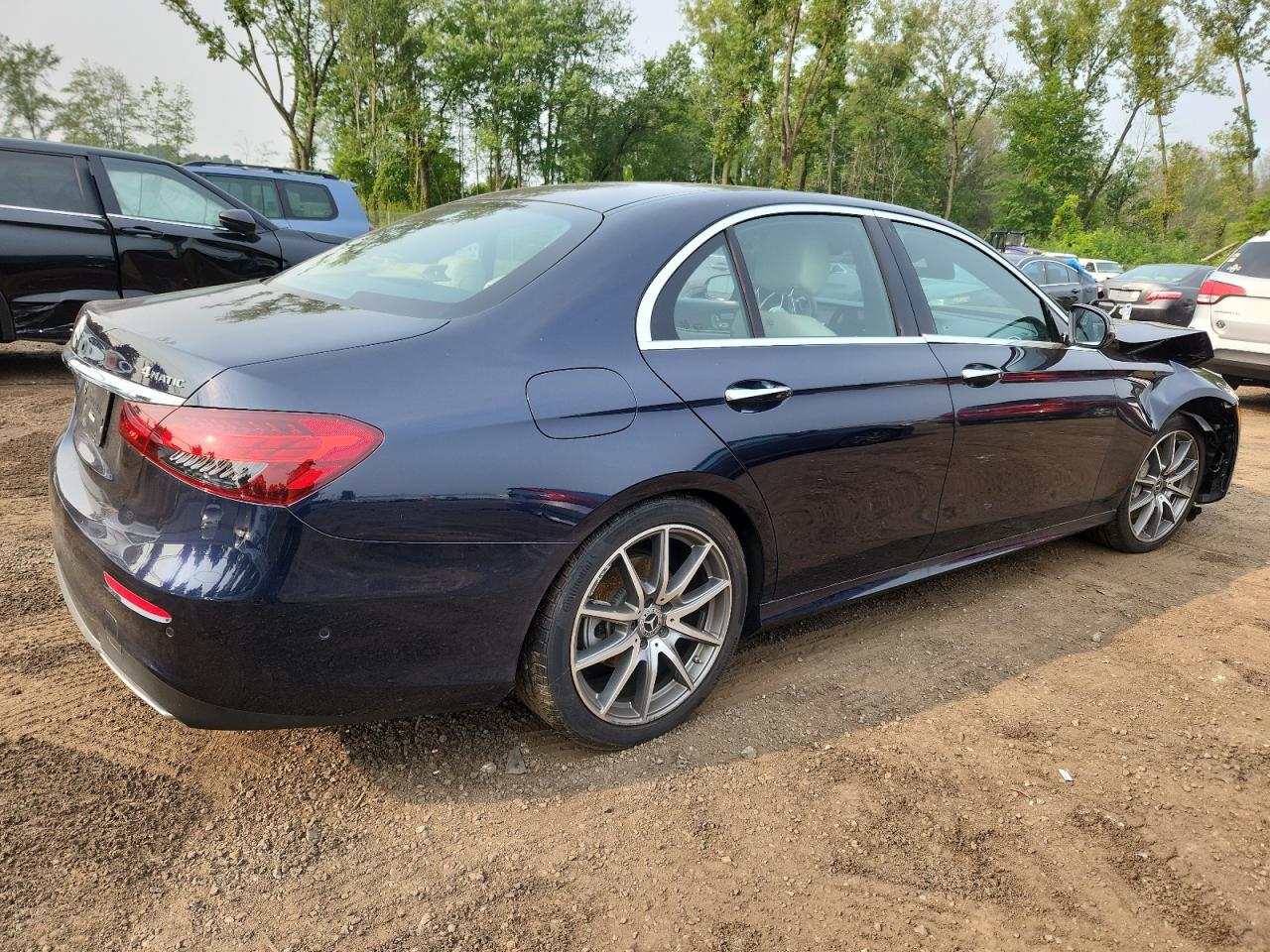 Mercedes-Benz E-Class 350 4matic Image 4