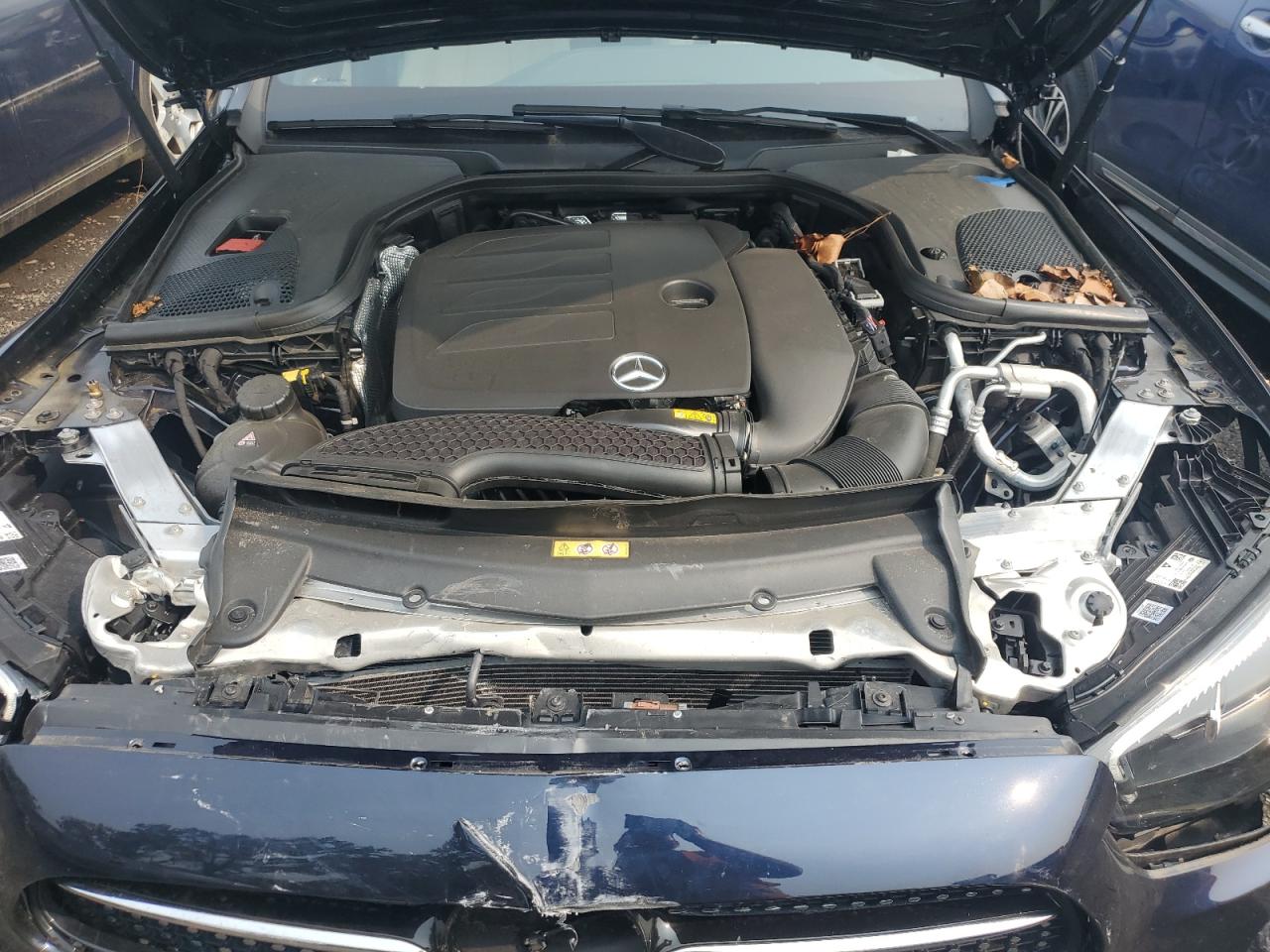 Mercedes-Benz E-Class 350 4matic Image 10