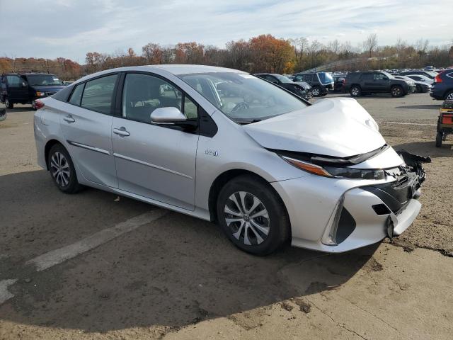 Toyota Prius Le Image 8
