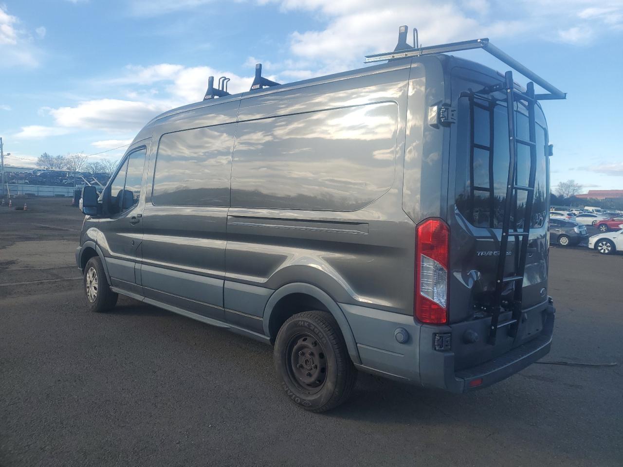 Ford Transit T-250 Image 6