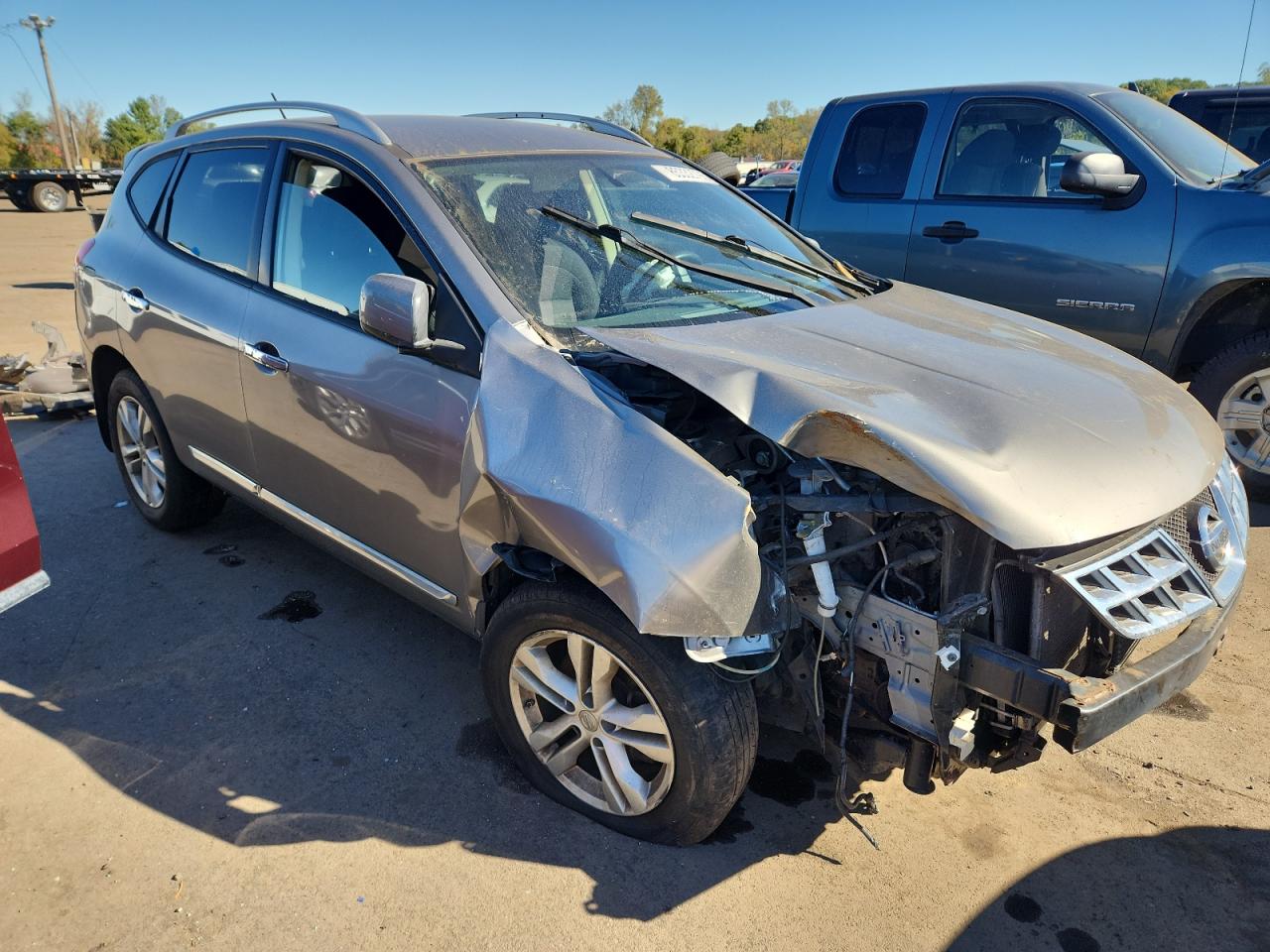 Nissan Rogue S Image 5