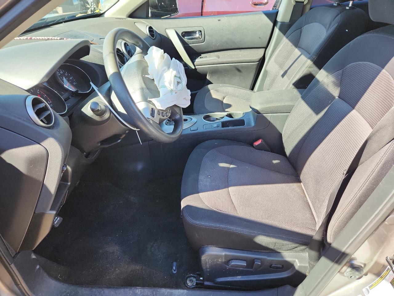 Nissan Rogue S Image 7