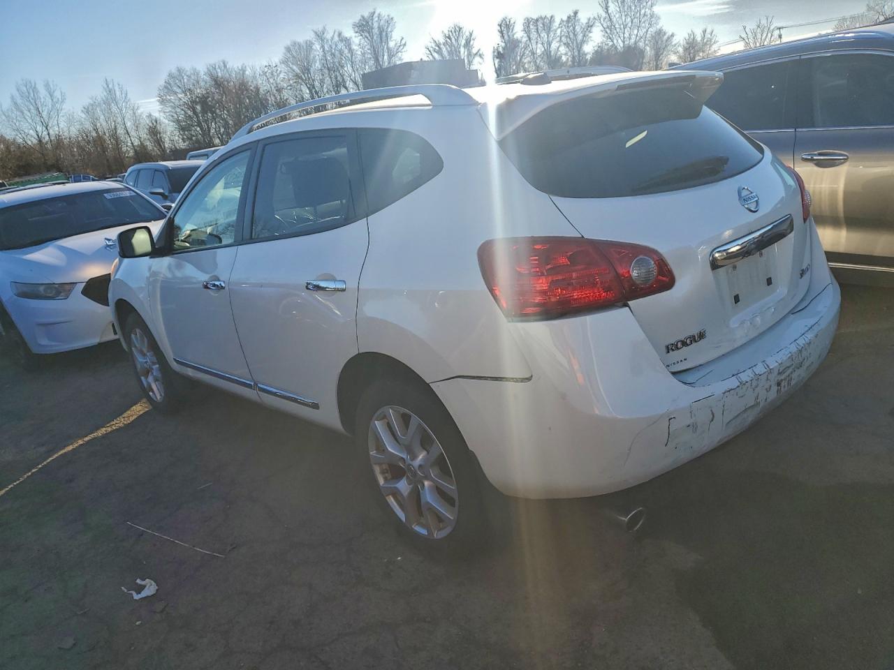 Nissan Rogue S Image 3