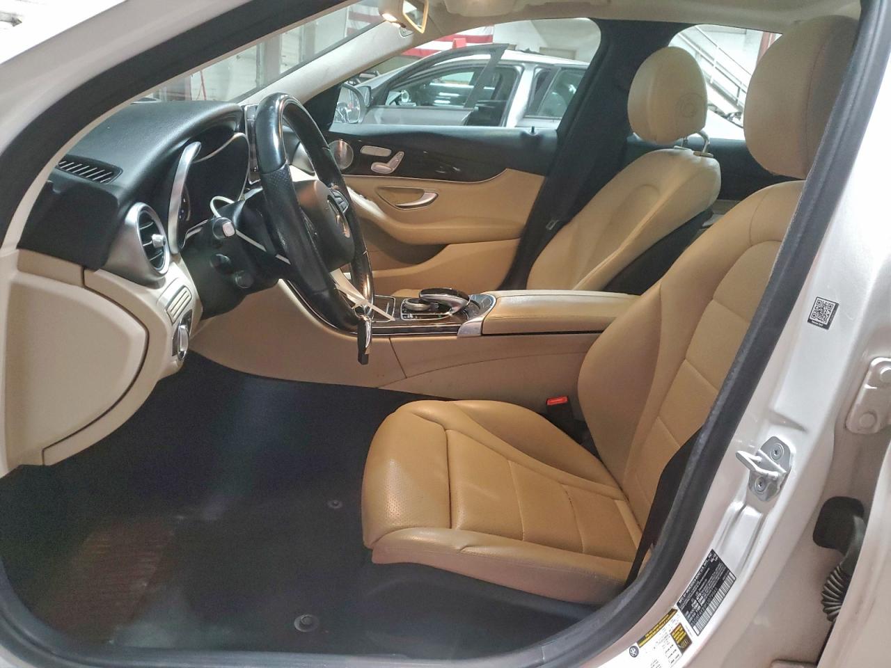 Mercedes-Benz C-Class 300 4matic Image 12