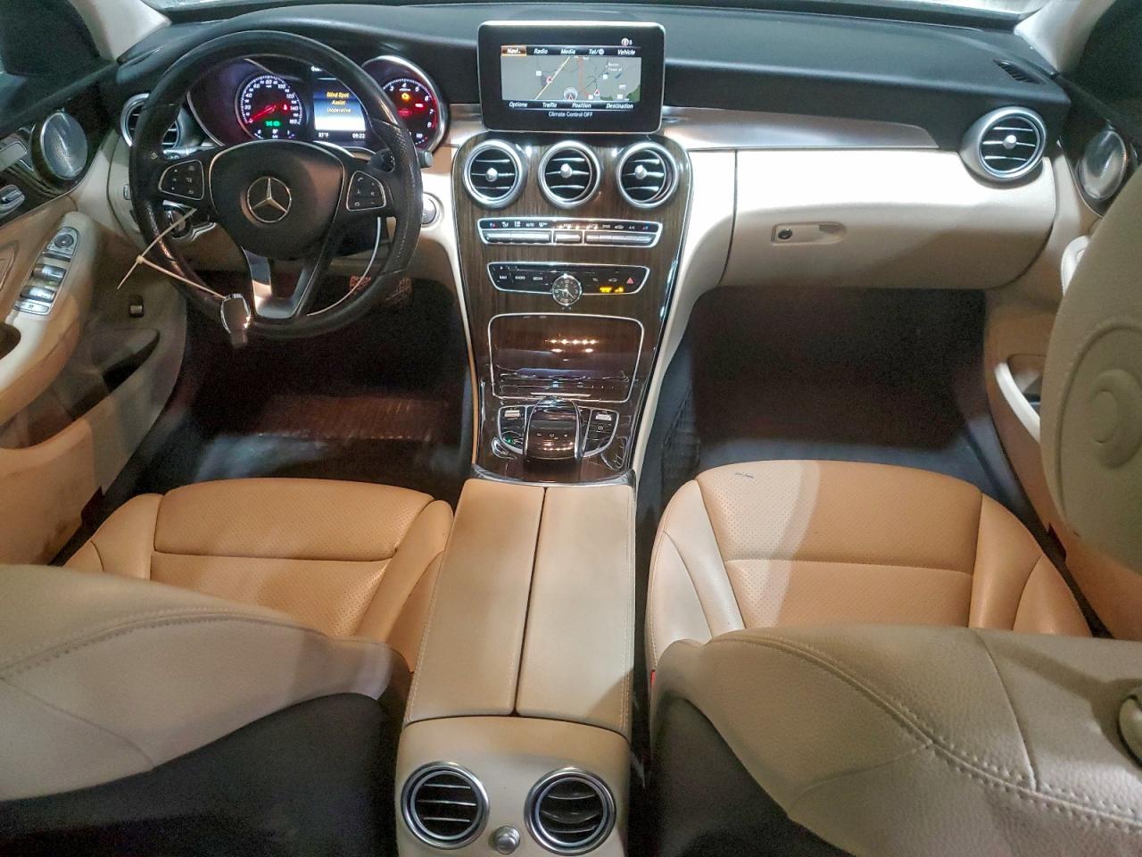 Mercedes-Benz C-Class 300 4matic Image 7