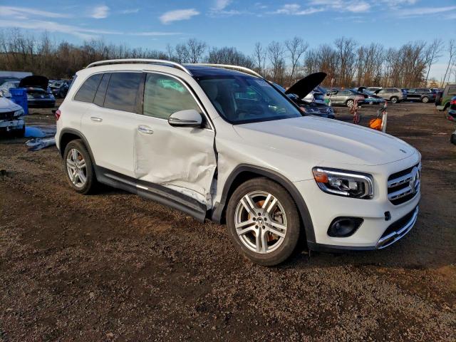 Mercedes-Benz GLB 250 4matic Image 4