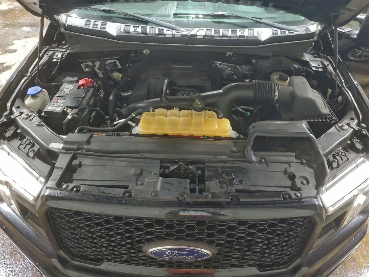 Ford F-150 Super Cab Image 2