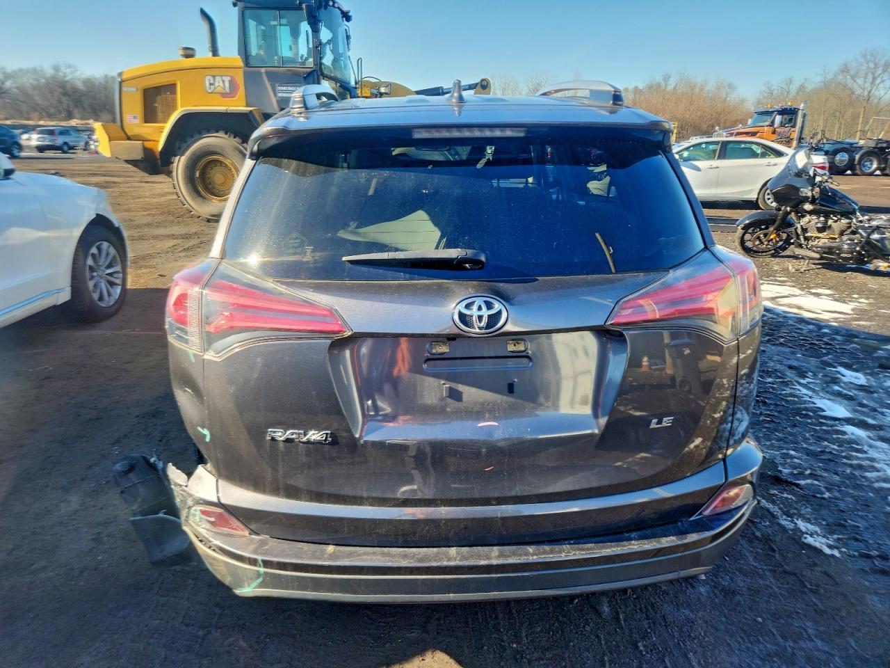 Toyota RAV4 Le Image 3