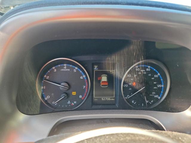 Toyota RAV4 Le Image 6