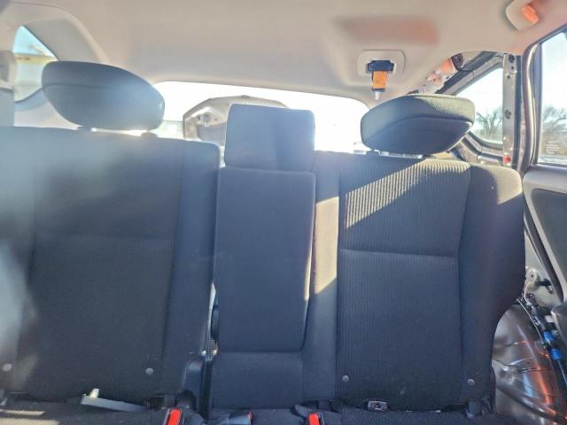 Toyota RAV4 Le Image 14