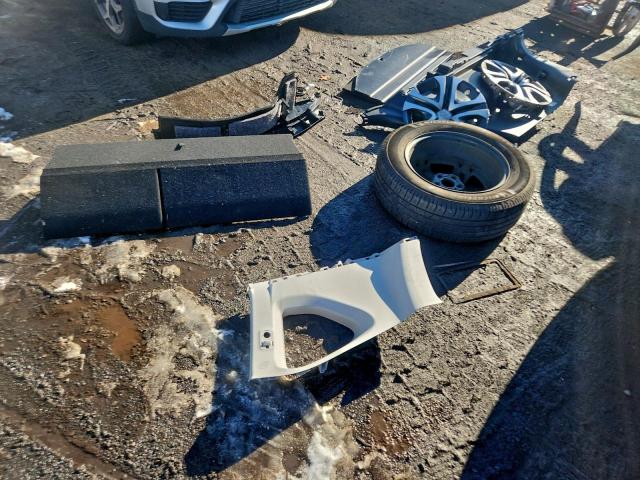 Toyota RAV4 Le Image 8