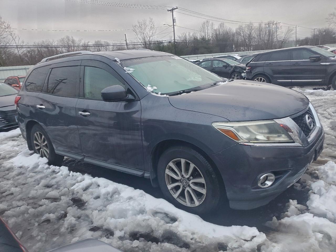 Nissan Pathfinder S Image 5