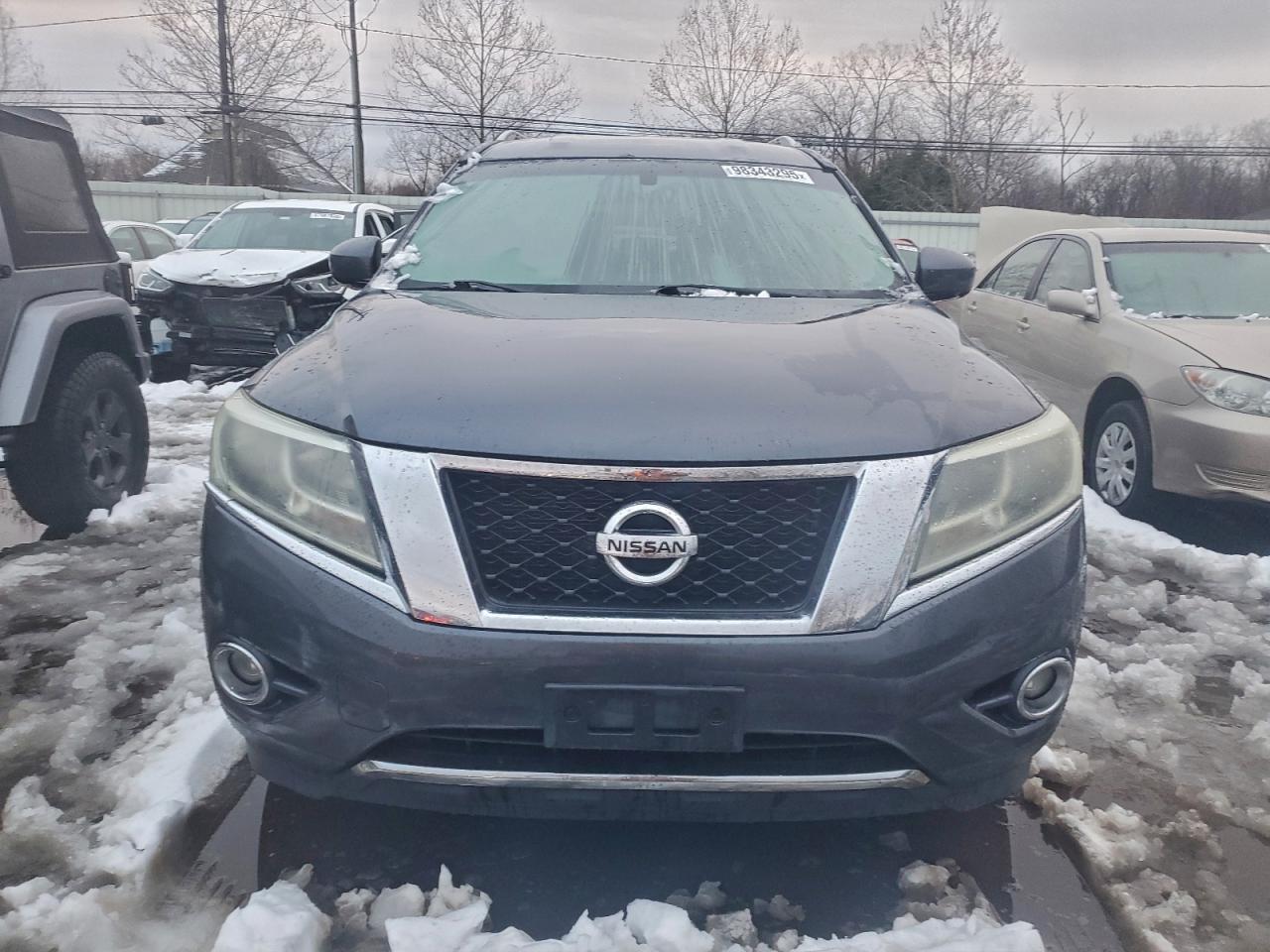 Nissan Pathfinder S Image 7