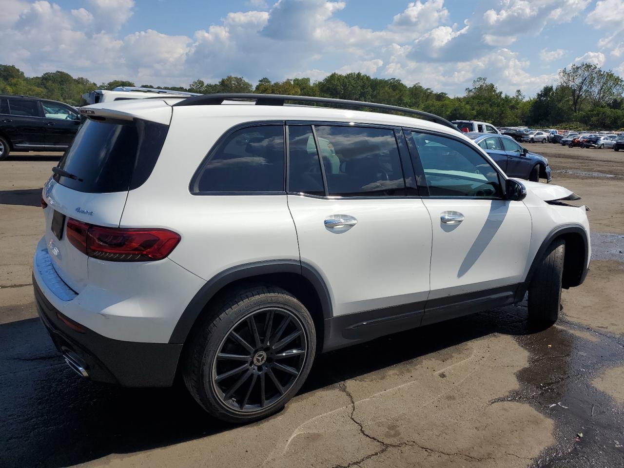 Mercedes-Benz GLB 250 4matic Image 2