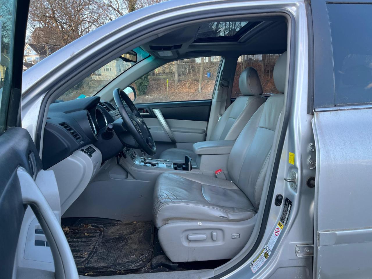 Toyota Highlander Base Image 6