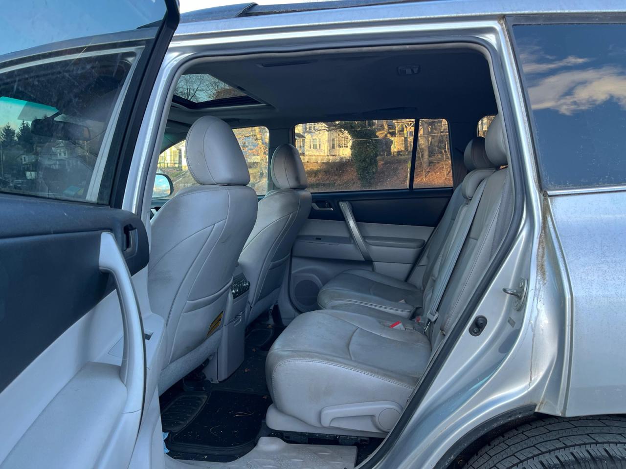 Toyota Highlander Base Image 8