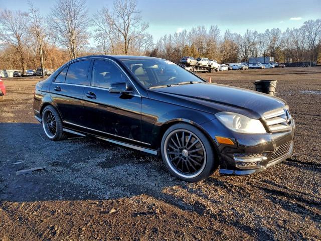 Mercedes-Benz C-Class 300 4matic Image 2