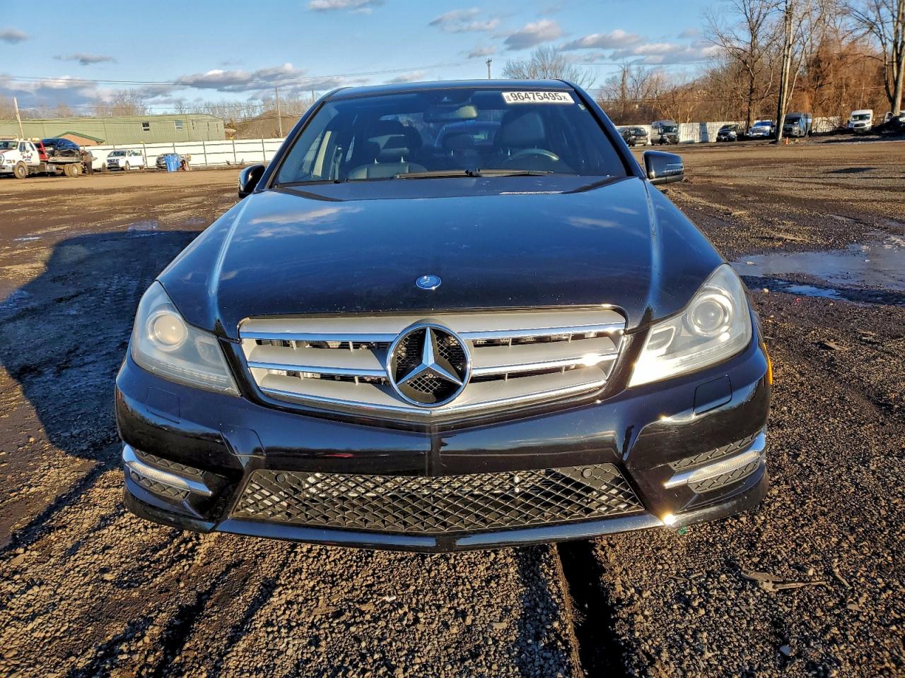 Mercedes-Benz C-Class 300 4matic Image 9