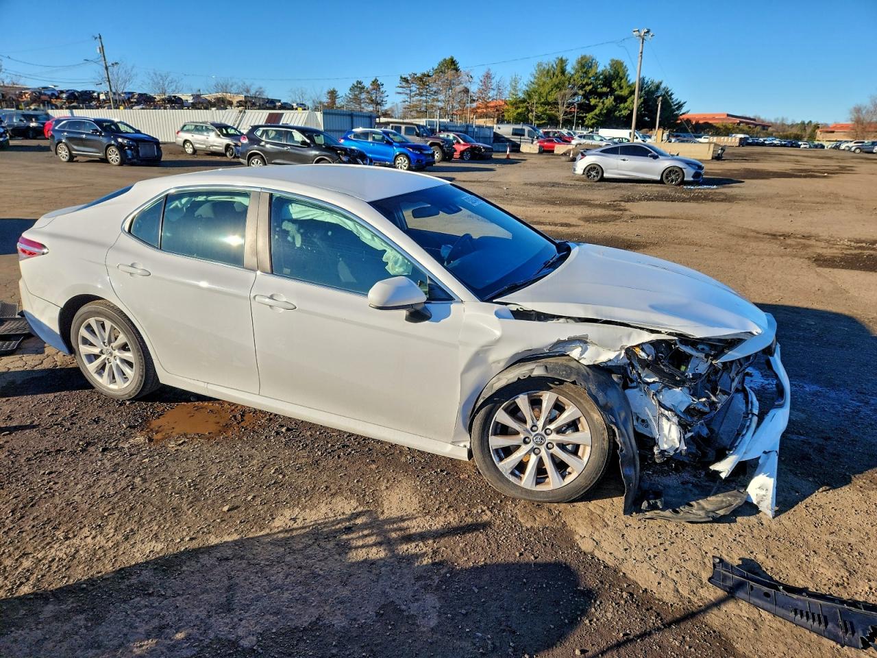 Toyota Camry L Image 6