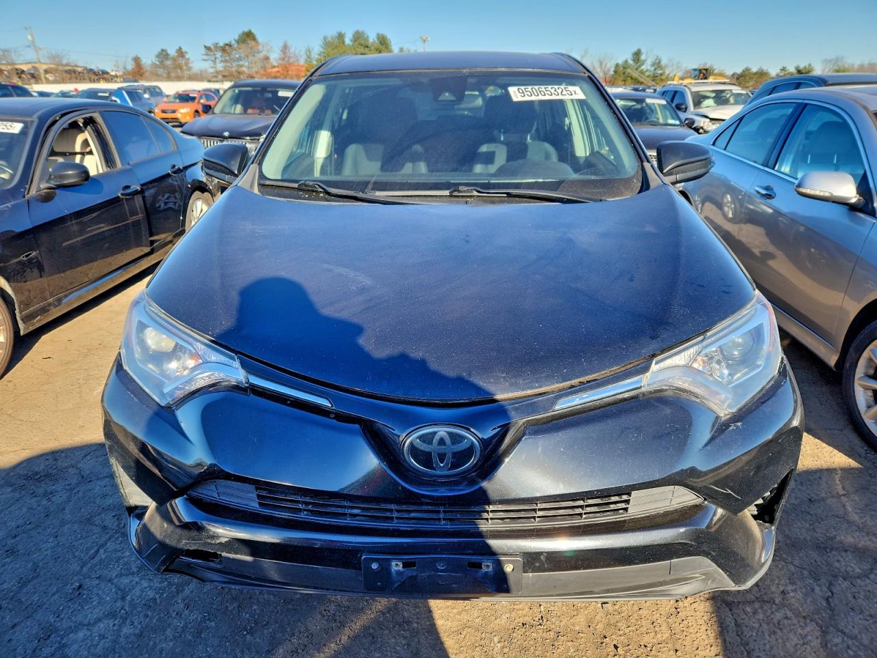 Toyota RAV4 Le Image 5