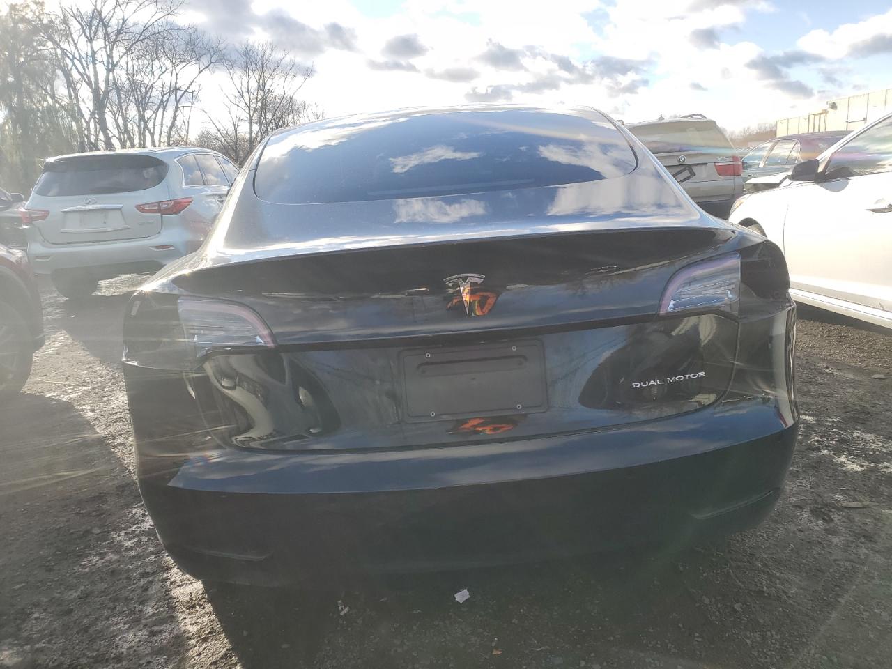 Tesla Model 3 Image 7